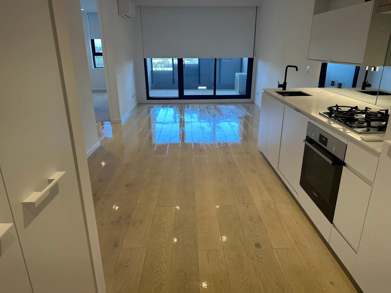 Kitchen and floor clean - Carpet Cleaning – Acacia Ridge, Coopers Plains, Archerfield and Salisbury by Prestine Bond Cleaning